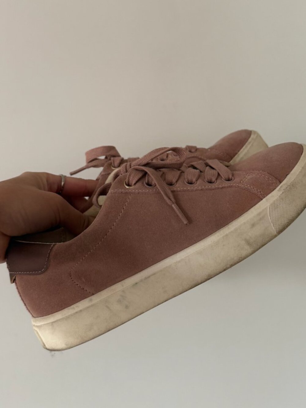 Sam Edelman Pink Suede Sneakers Low Top Lace Up Blush Mauve Rose Size 5